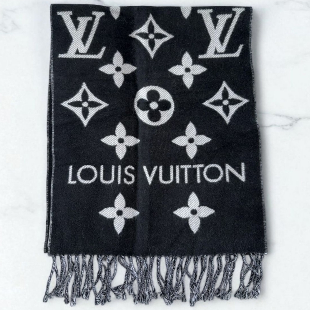 ✨️Bundle of LV Essential scarf / LV Medallion Gloves / LV Headline Beanie - Picture 2 of 12
